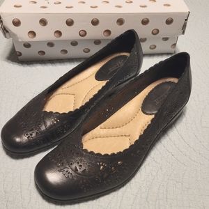Earth Shoes 8.5 Black Shoes-New!